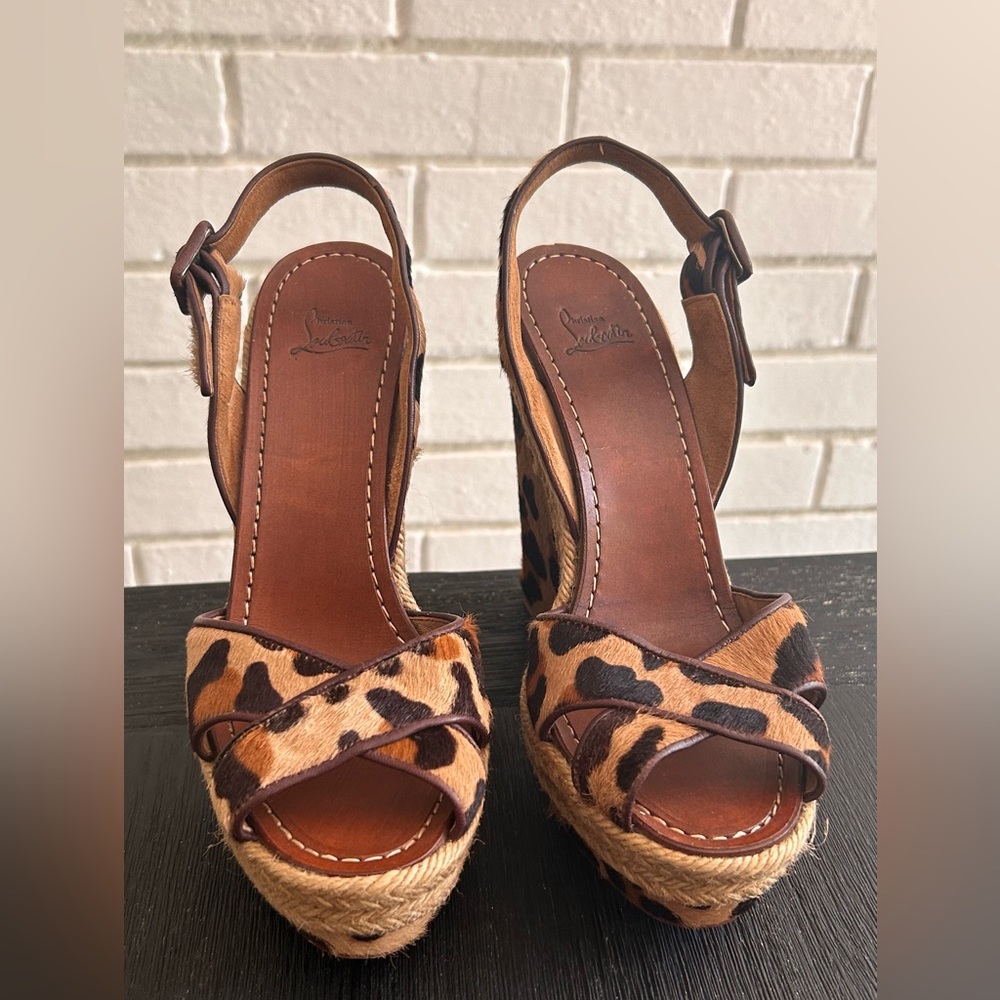 CHRISTIAN LOUBOUTIN CHEETAH TIGRESS SZ 39